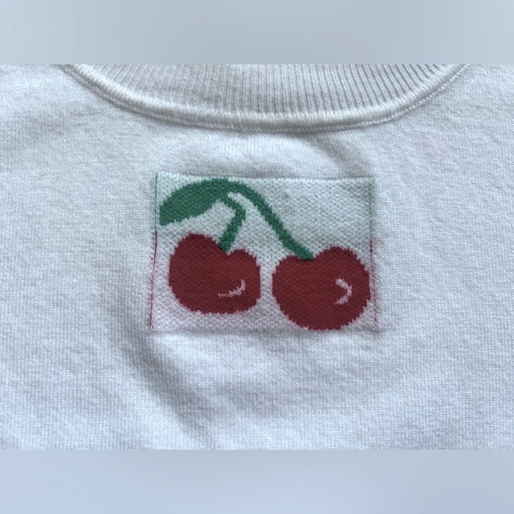 Papaya Cherry Embroidered Short Sleeve Sweater Knit Crop Top in White. Size L - Picture 2 of 7